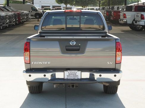 Used 2021 Nissan Frontier SV RWD image 4