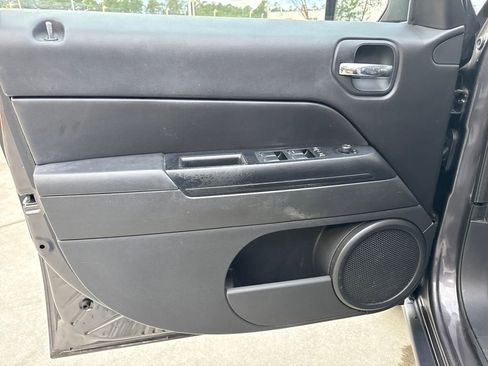 Used 2014 Jeep Patriot High Altitude image 14