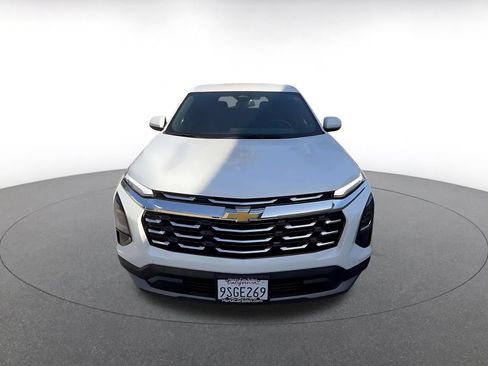 Used 2025 Chevrolet Equinox LT AWD/4WD image 4