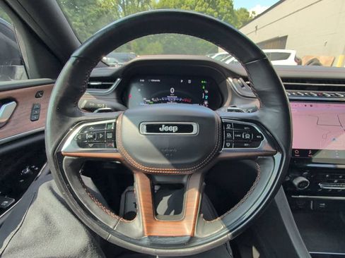 Used 2023 Jeep Grand Cherokee Summit w/ Luxury Tech Group V AWD/4WD image 20
