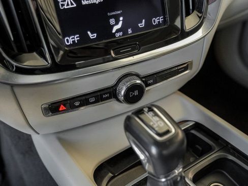 Used 2021 Volvo S60 T5 Momentum image 24