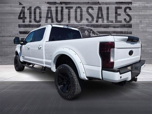 Used 2017 Ford F250 Lariat w/ Lariat Value Package AWD/4WD image 8