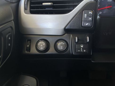 Used 2018 GMC Yukon SLT w/ Open Road Package image 18