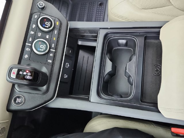 Used 2023 Land Rover Defender 110 S AWD/4WD image 47