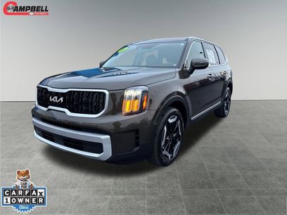Used 2025 Kia Telluride EX w/ EX Captain's Chair Package