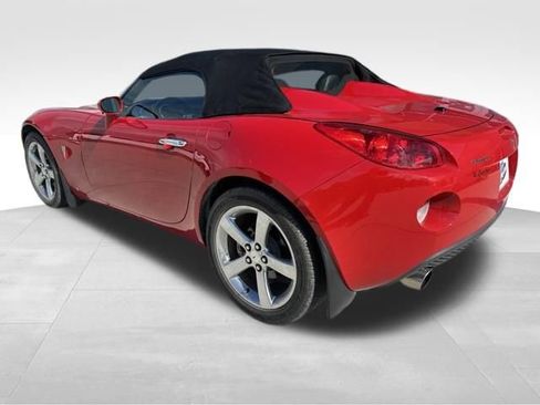 Used 2006 Pontiac Solstice Convertible w/ Premium Package RWD image 3