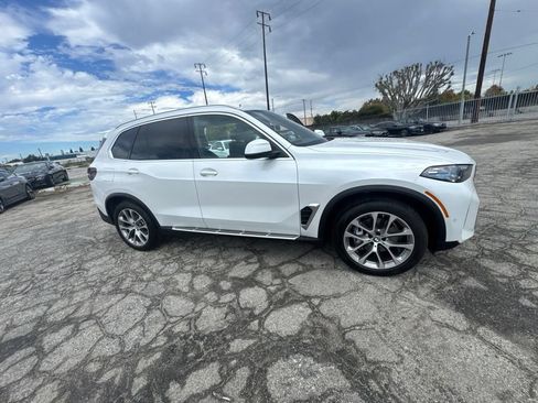 Used 2025 BMW X5 xDrive40i AWD/4WD image 11