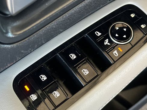 Certified 2024 Nissan Ariya AWD image 14