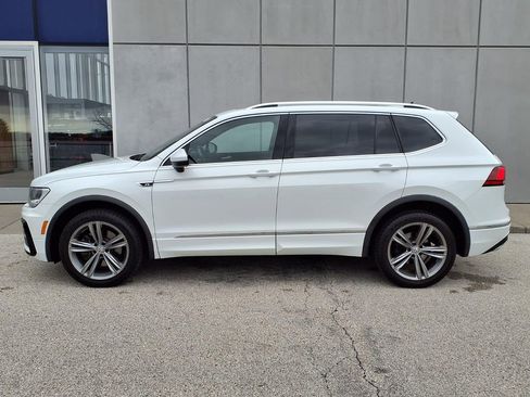 Used 2018 Volkswagen Tiguan SEL w/ R-Line Package AWD/4WD image 3