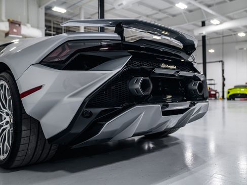 Used 2023 Lamborghini Huracan Tecnica RWD image 32