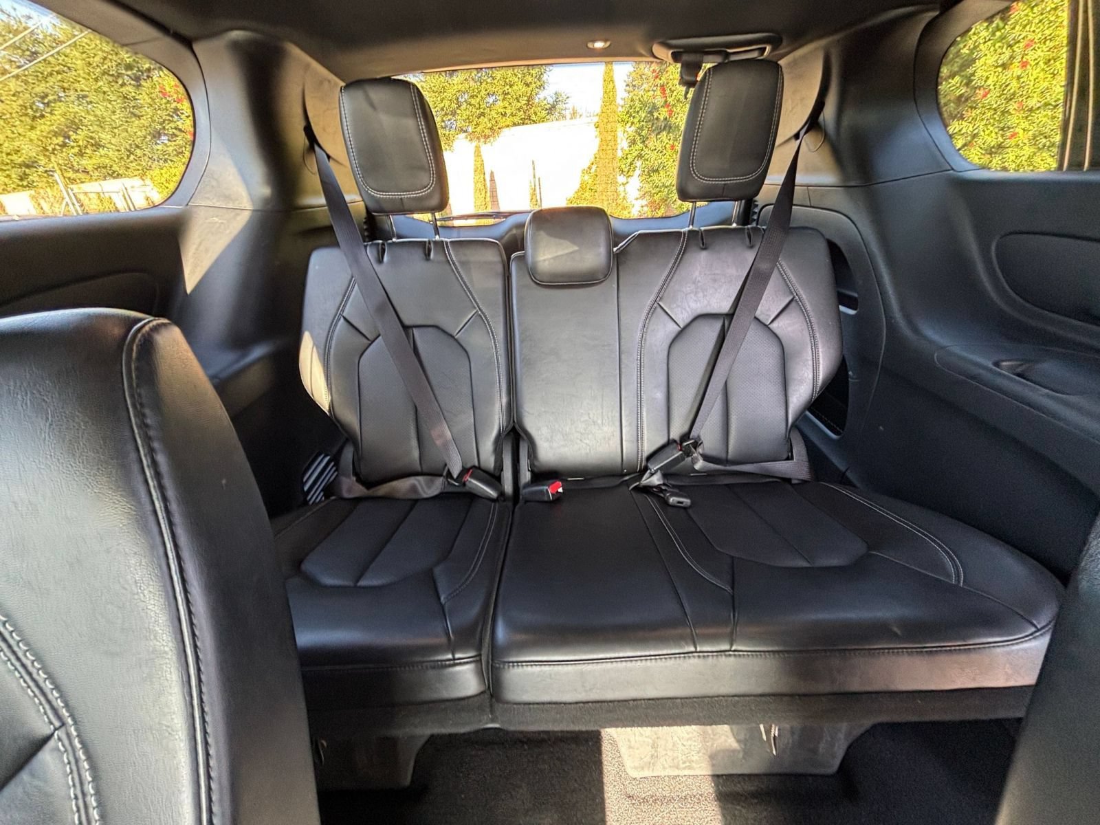 Used 2025 Chrysler Pacifica Select FWD image 30