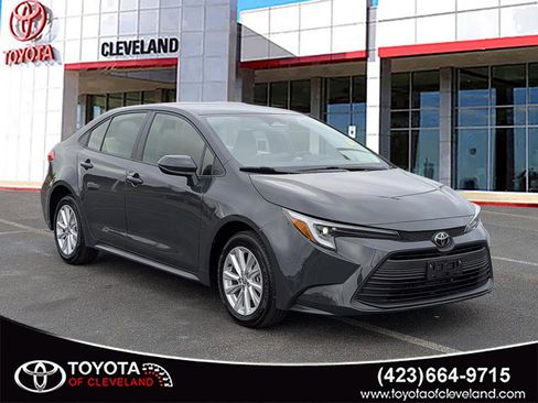 Used 2026 Toyota Corolla LE image 1