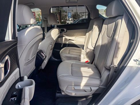 Used 2023 Kia Sorento SX Prestige image 22