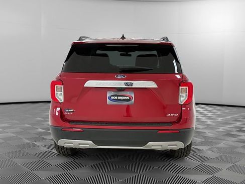 Used 2022 Ford Explorer XLT w/ Equipment Group 202A AWD/4WD image 4