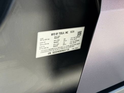 Used 2024 Tesla Cybertruck AWD Crew Cab image 36