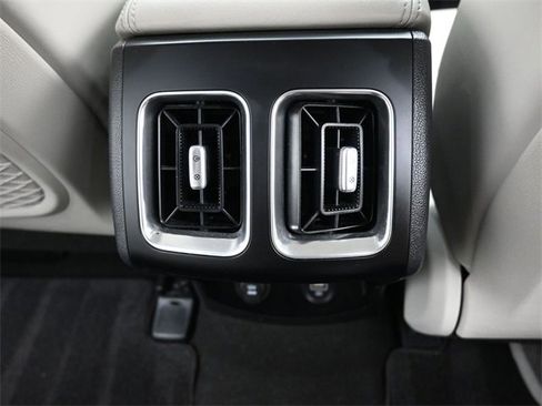 Used 2021 Kia Sorento EX image 16