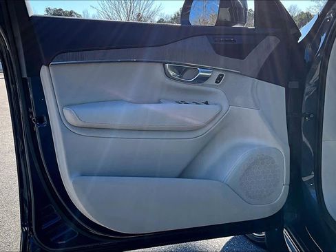 Used 2021 Volvo XC90 T8 Inscription w/ Lounge Package image 25