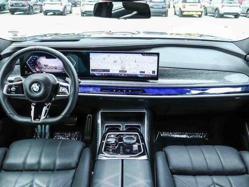 Used 2023 BMW 760i xDrive w/ Luxury Rear Seating Package AWD/4WD image 14