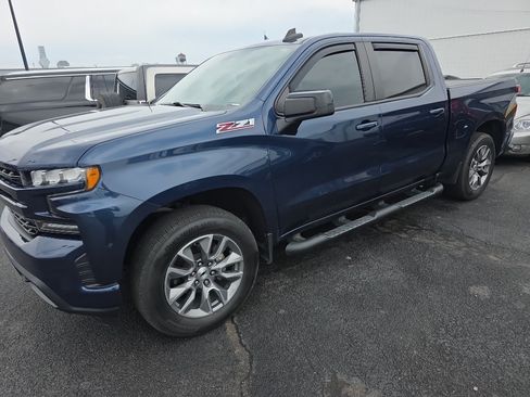 Used 2021 Chevrolet Silverado 1500 RST w/ Z71 Off-Road Package AWD/4WD image 2