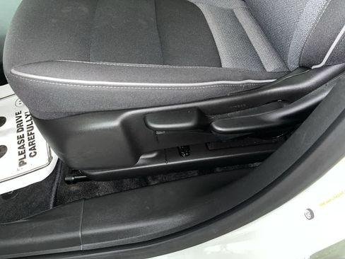 Used 2026 Chevrolet TrailBlazer LT AWD/4WD image 14