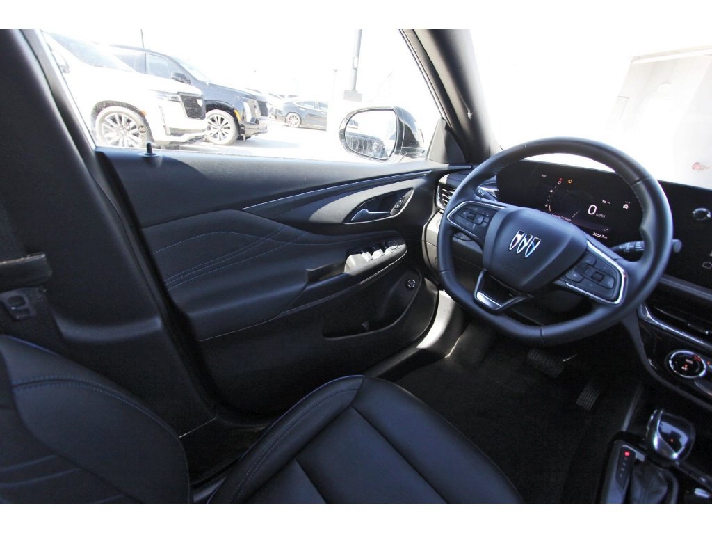 Used 2025 Buick Envista Sport Touring w/ Convenience II Package FWD image 8