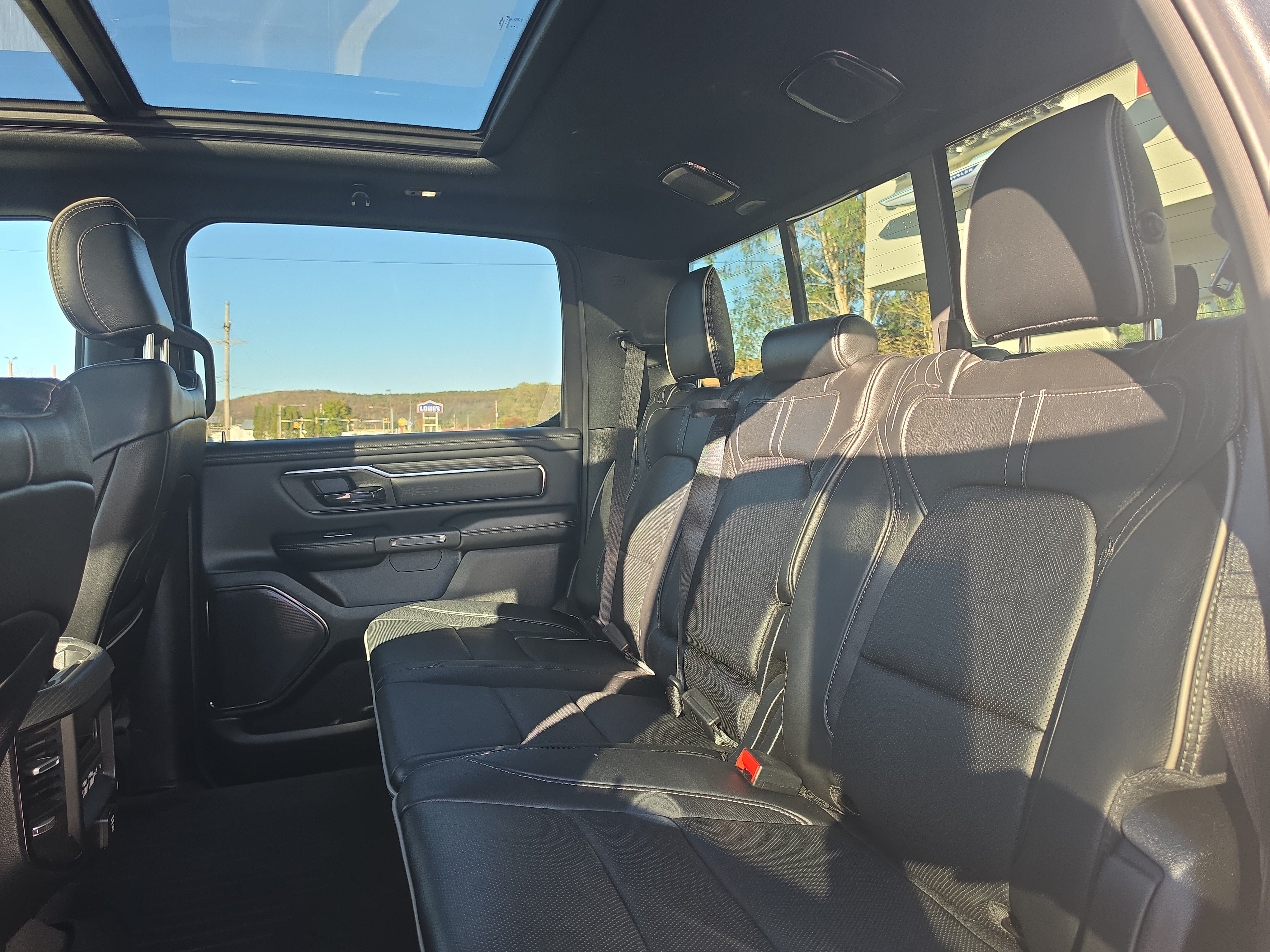 Used 2024 RAM 1500 Limited AWD/4WD image 15
