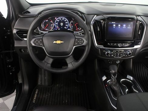 Used 2023 Chevrolet Traverse High Country image 14