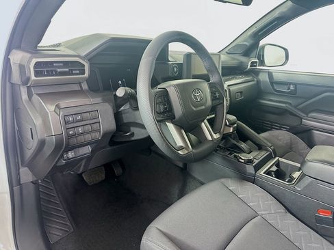 Used 2025 Toyota Tacoma SR5 image 9
