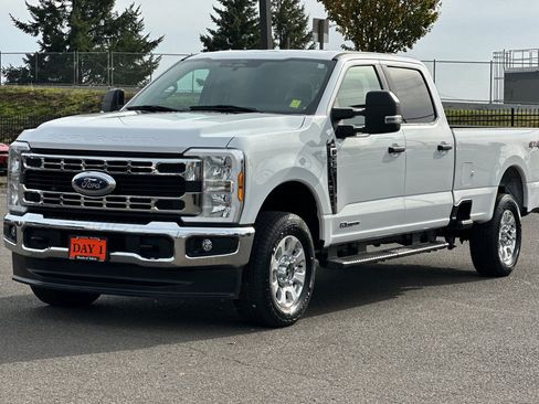 Used 2024 Ford F250 XLT AWD/4WD image 9
