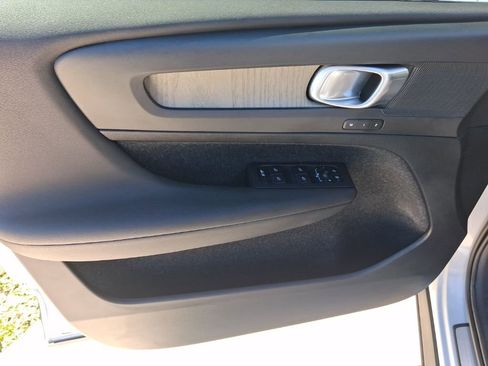 Used 2020 Volvo XC40 T5 Inscription image 14