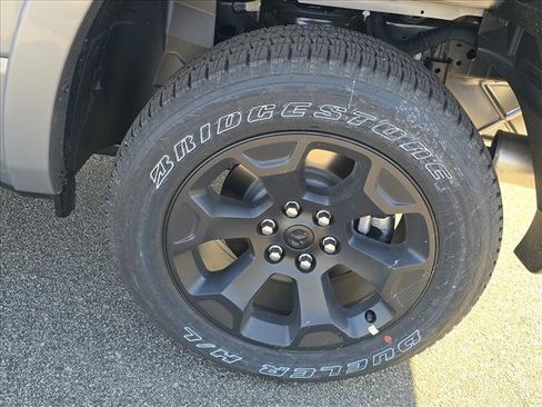 New 2026 RAM 1500 4x4 Crew Cab image 7