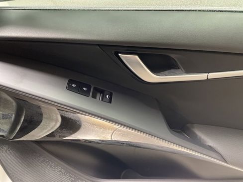 Used 2024 Kia Niro EX Touring image 15