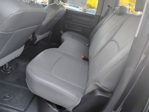 Used 2019 RAM 1500 Tradesman w/ Chrome Appearance Group image 7