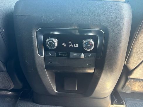 Used 2025 GMC Yukon Denali AWD/4WD image 29