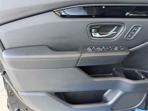 New 2025 Honda Pilot TrailSport image 18