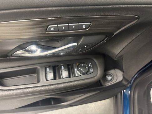 Used 2021 GMC Terrain SLT w/ LPO, Cargo Package image 17