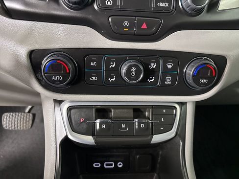 Used 2022 GMC Terrain SLT w/ LPO, Floor Liner Package image 18