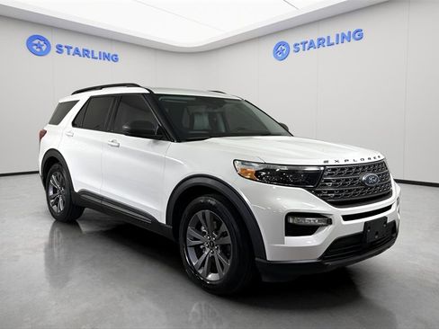 Used 2021 Ford Explorer XLT w/ Equipment Group 202A image 13