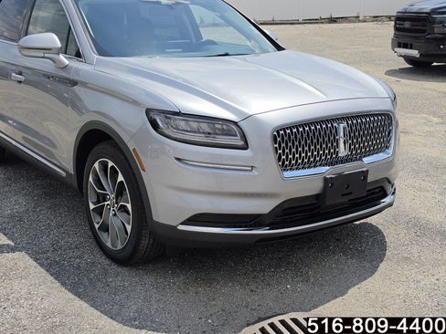 Used 2023 Lincoln Nautilus Reserve AWD/4WD image 4