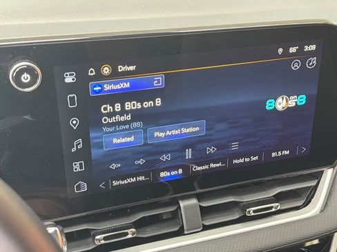 Used 2026 Chevrolet Equinox LT FWD image 8