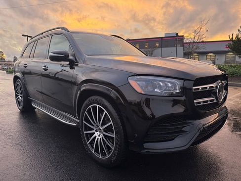 Used 2023 Mercedes-Benz GLS 580 4MATIC image 2
