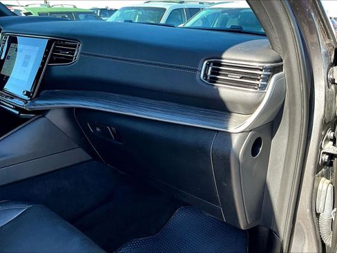 Used 2023 Jeep Wagoneer L Series III image 17