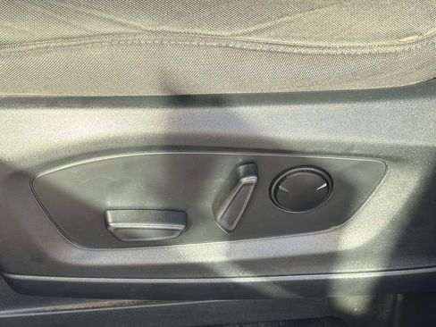 Certified 2020 Ford Explorer XLT image 20