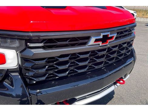 Used 2023 Chevrolet Silverado 1500 ZR2 w/ Technology Package image 30