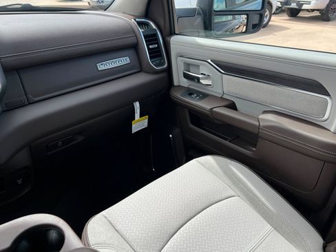 New 2026 RAM 2500 Laramie w/ Towing Technology Group AWD/4WD image 10