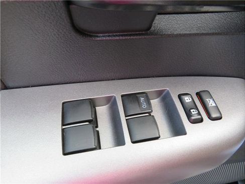 Used 2013 Toyota Tundra SR5 image 12