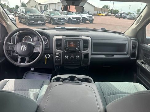 Used 2017 RAM 1500 Express RWD image 25