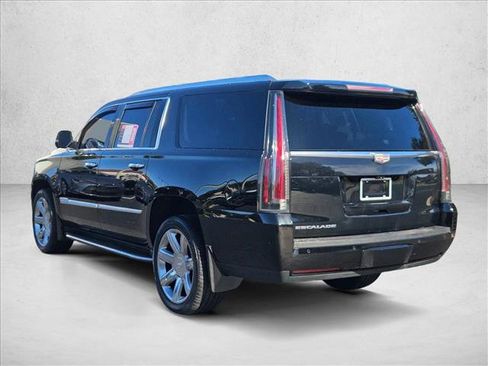 Used 2018 Cadillac Escalade ESV Luxury image 8