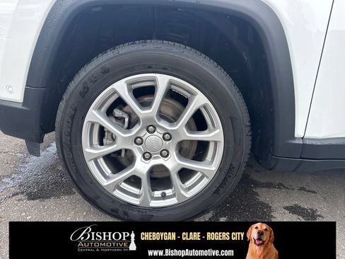 Used 2023 Jeep Compass Latitude AWD/4WD image 17