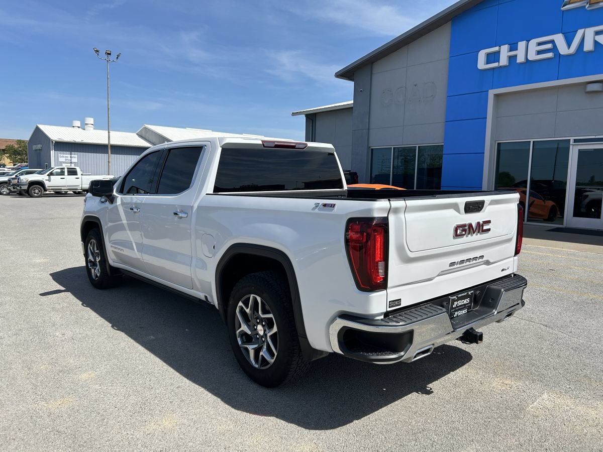 Used 2023 GMC Sierra 1500 SLT w/ SLT Premium Package AWD/4WD image 5